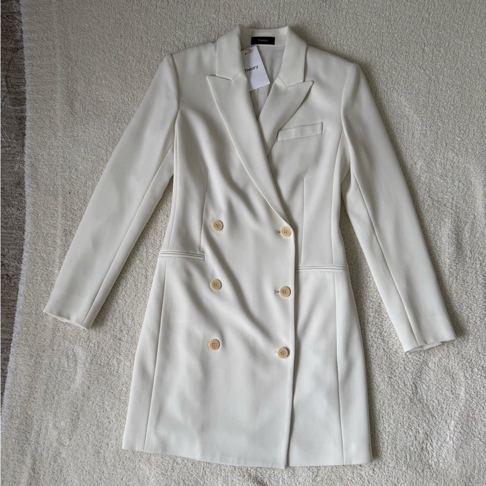 NWOT Theory cream color coat dress size 0 all year round